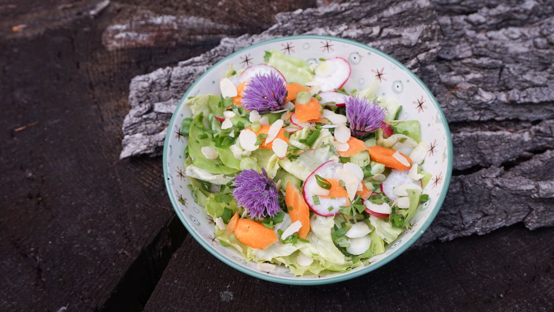 Kopfsalat Rezept: mit knackigen Radieschen - Der Bio Koch